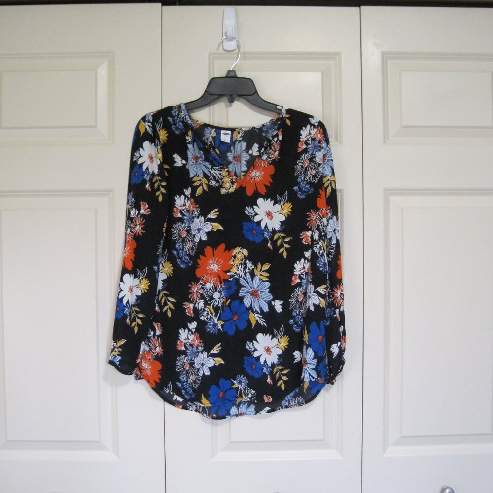 Old Navy floral top sz L